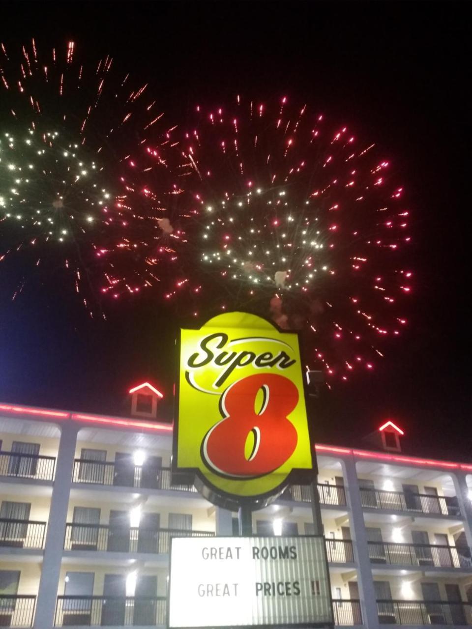 Super 8 By Wyndham Pigeon Forge-Emert St Ngoại thất bức ảnh